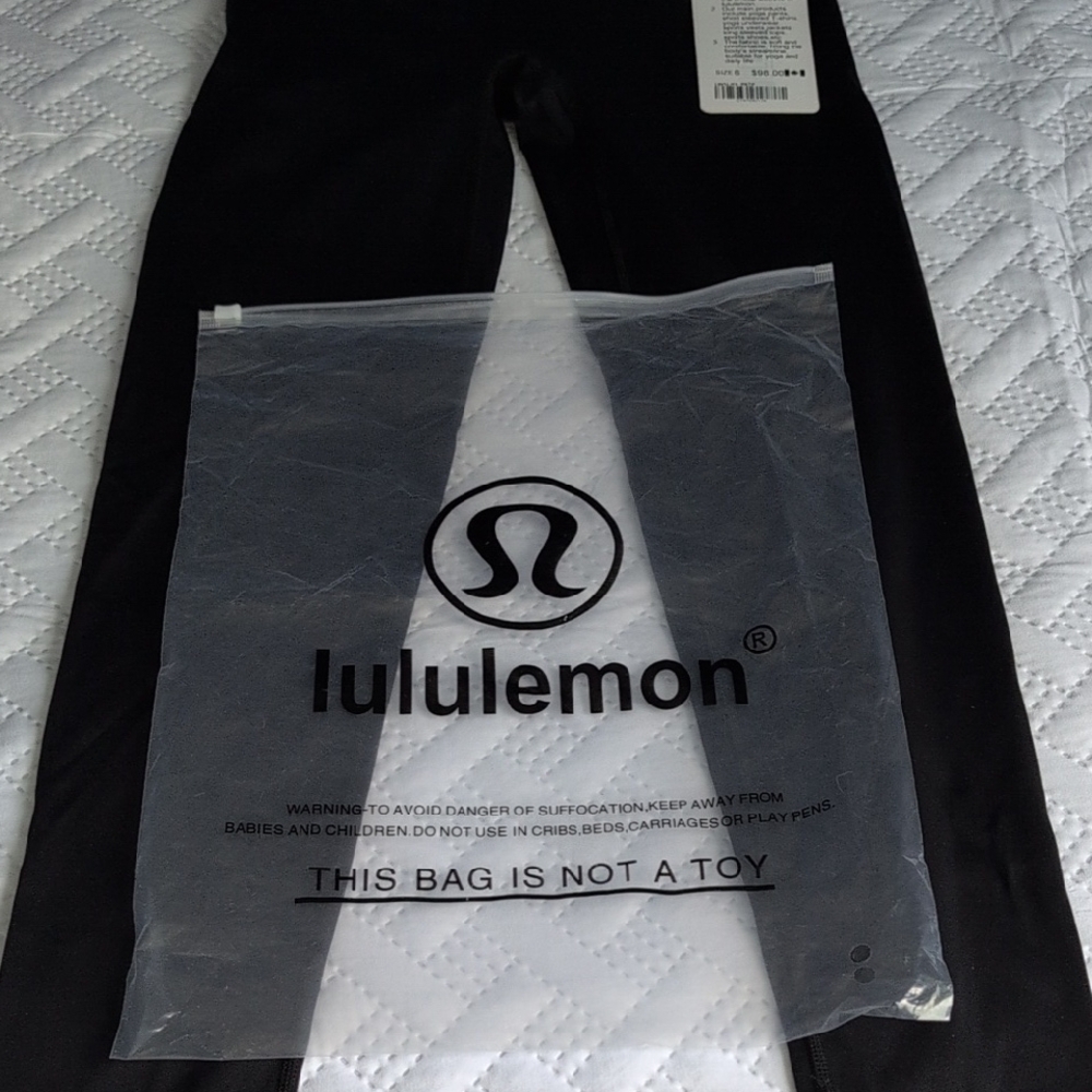 NWT Lululemon Women's Black Leggings - Picture 5 of 5